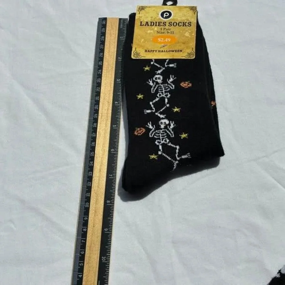 Halloween Skeleton Socks Set 2 Pair Black White Novelty Crew Ankle Size 9-11 NEW